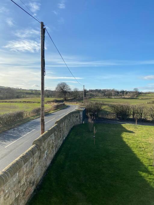 Peaceful Shepherd'S Hut In Beautiful Countryside. Linlithgow Eksteriør billede