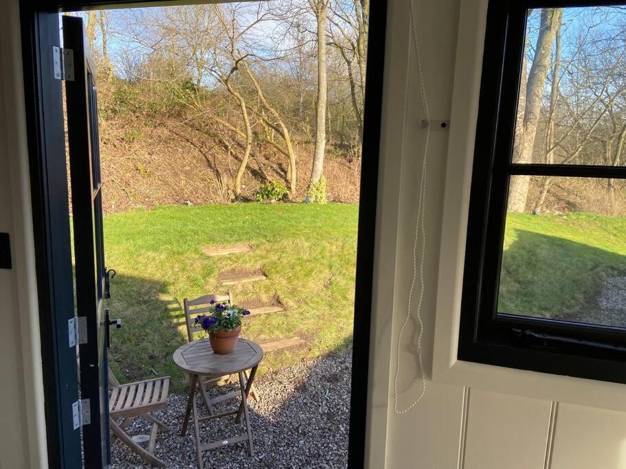 Peaceful Shepherd'S Hut In Beautiful Countryside. Linlithgow Eksteriør billede